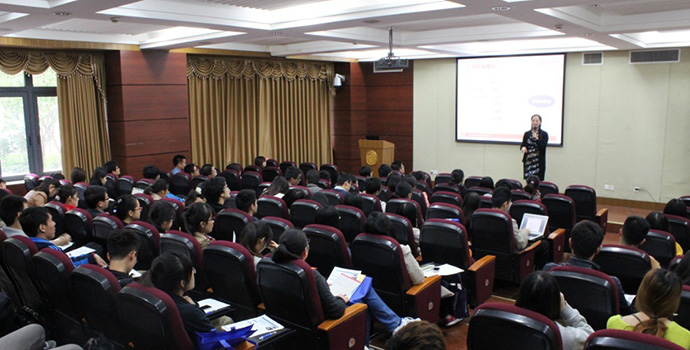 在上海等地高校举办大赛巡回宣讲会36场，为高校大学生提供财务金融职场就业指导