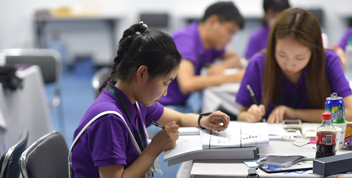 （GBC职业精英特训营之CIMA BA2学习课程，左一为许妍梅）